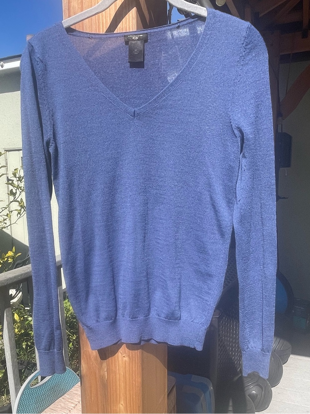 Ann Taylor Blue Crewneck Lightweight Knit Sweater silk perfect condition